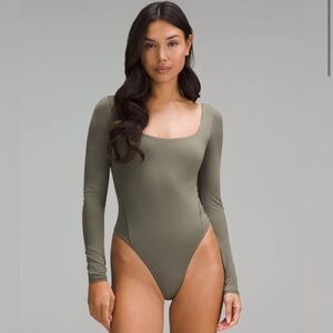 NWT Wundermost Ultra-Soft Nulu Square-Neck Long-Sleeve Bodysuit • Army Green • M